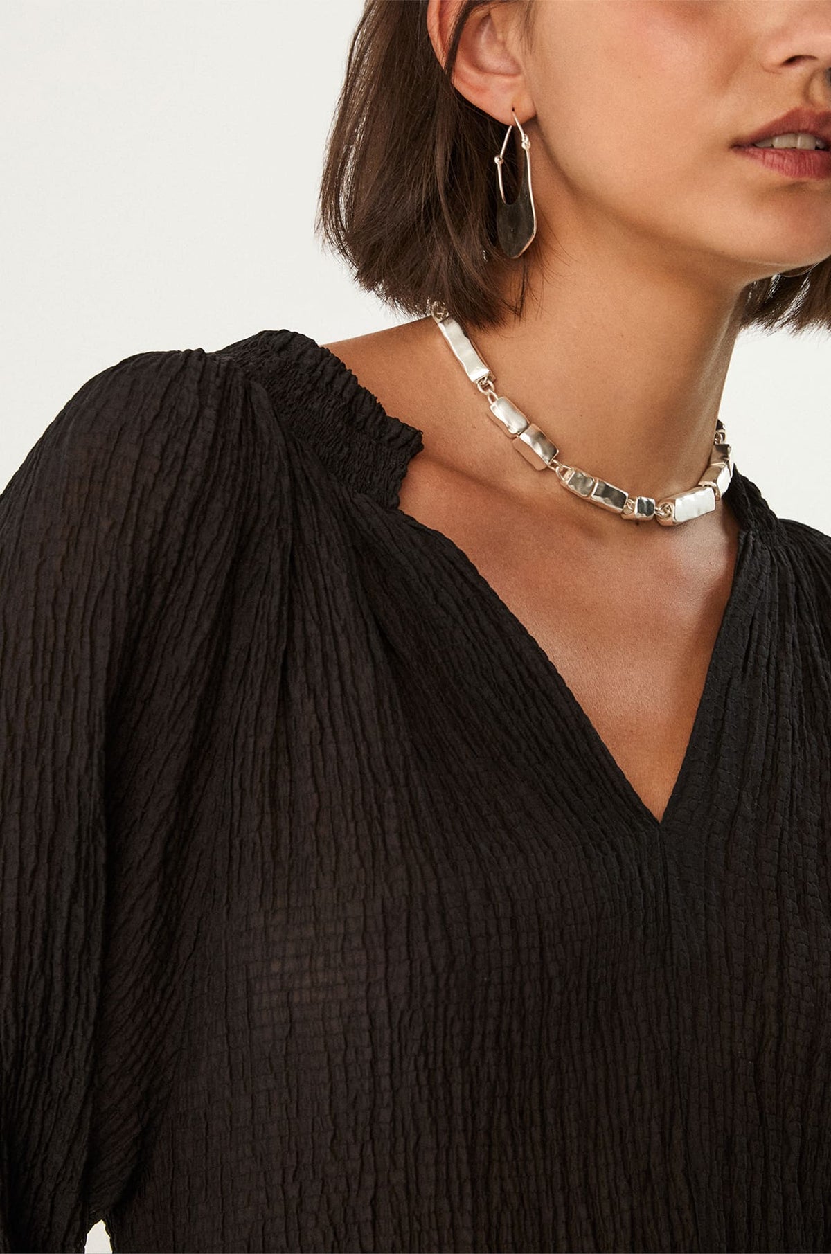 gid://shopify/Product/9592302567645