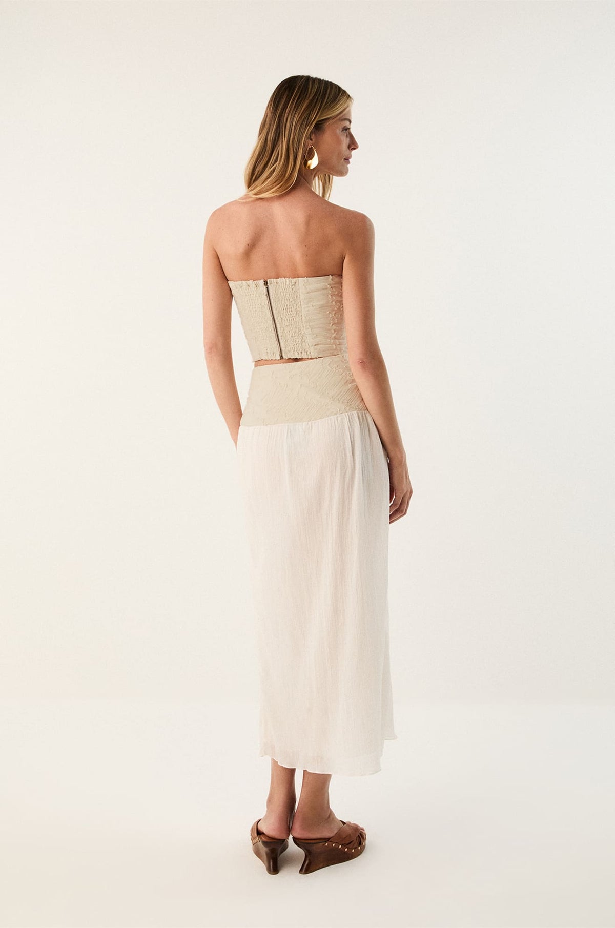 gid://shopify/Product/9592303124701