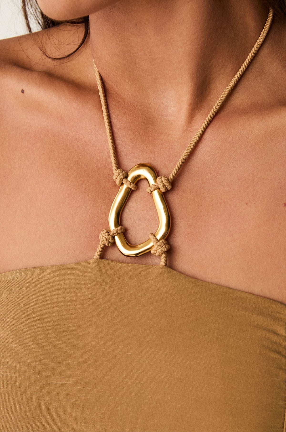 gid://shopify/Product/9592303812829