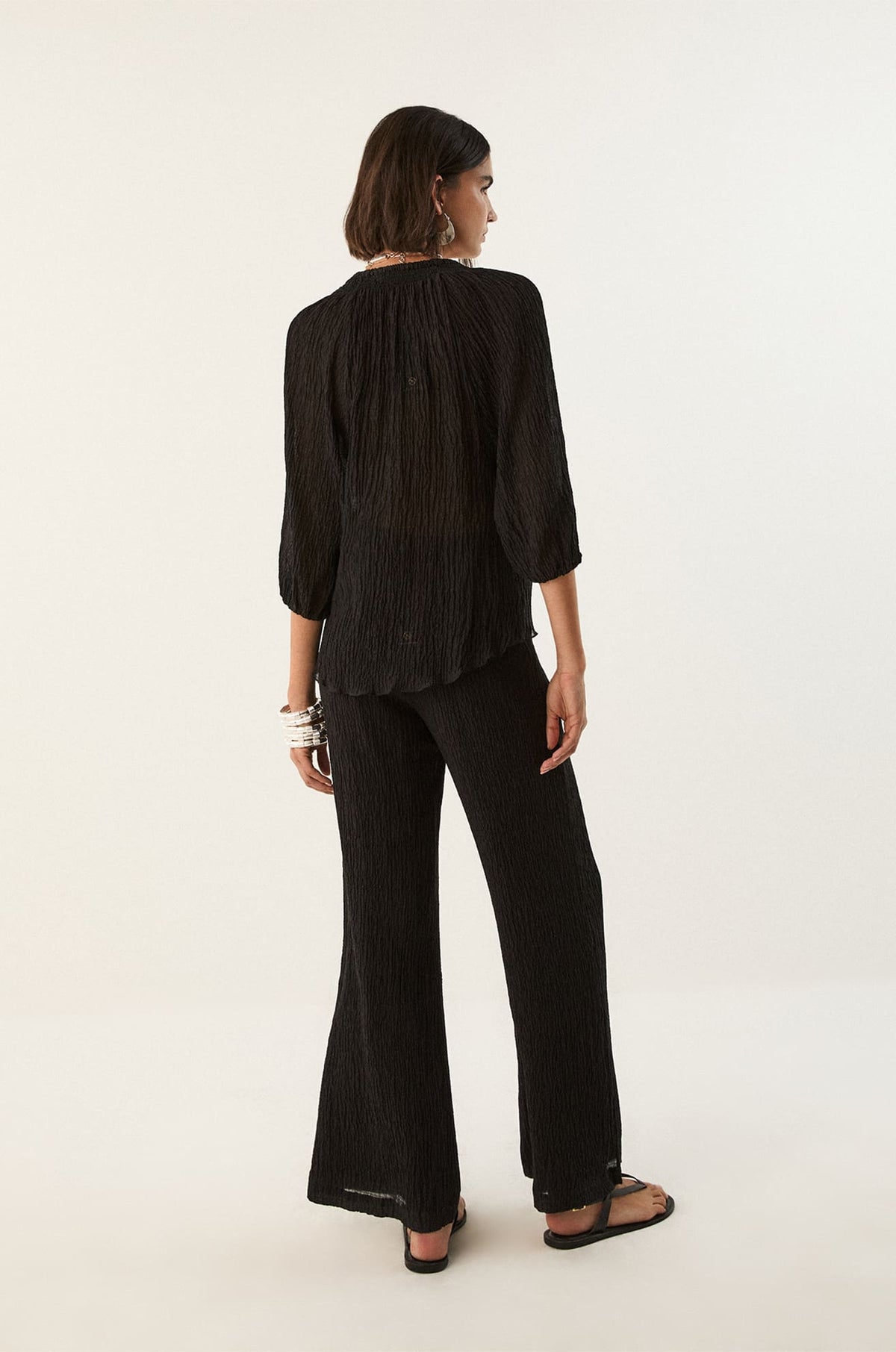 gid://shopify/Product/9592825086173