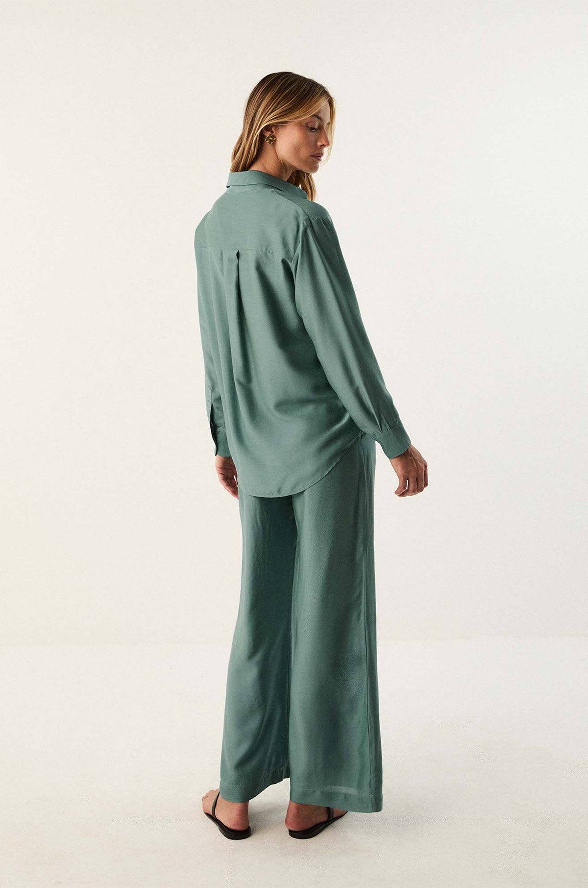 gid://shopify/Product/9592295948509