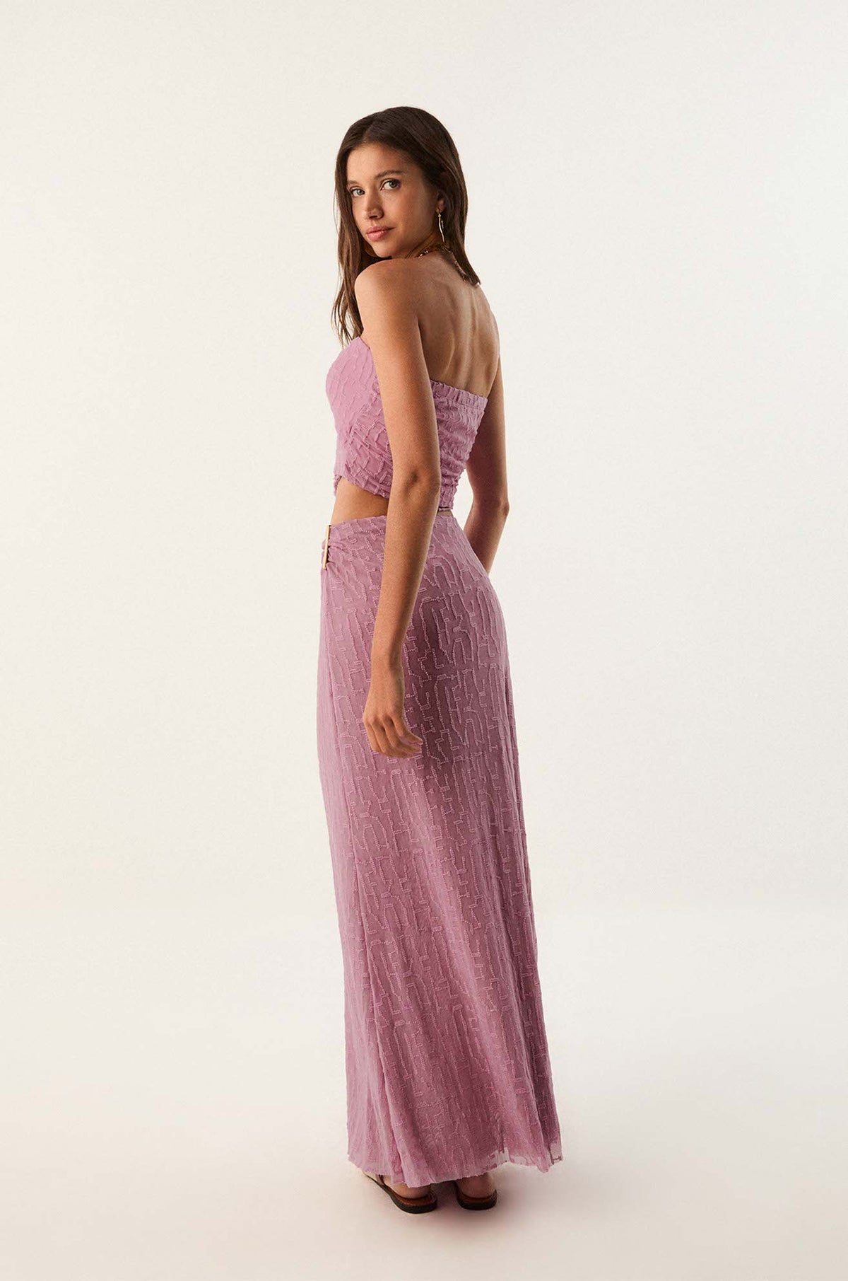 gid://shopify/Product/9592817385693