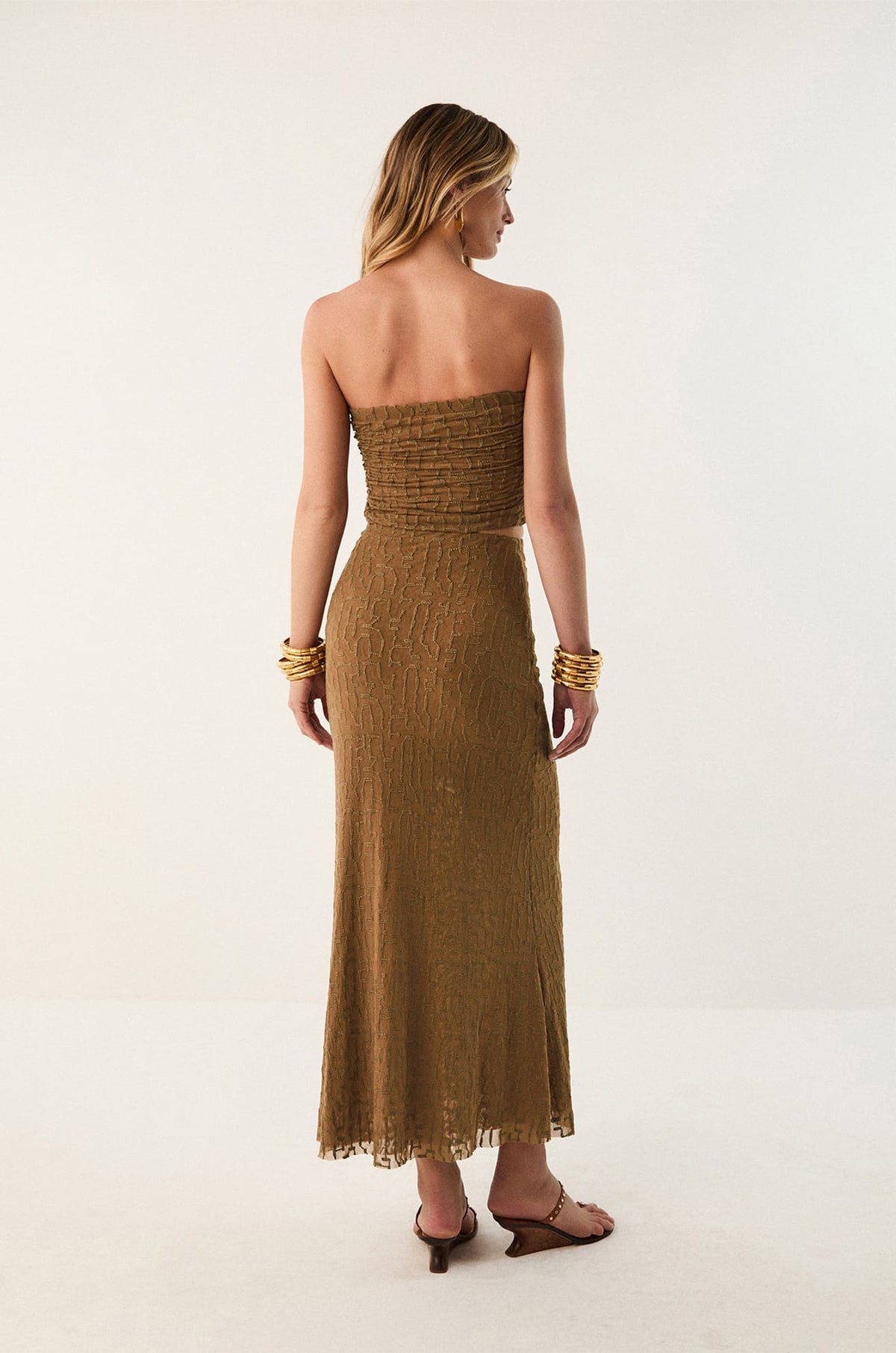 gid://shopify/Product/9592817451229