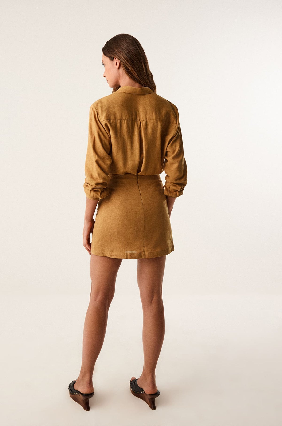 gid://shopify/Product/9592296243421