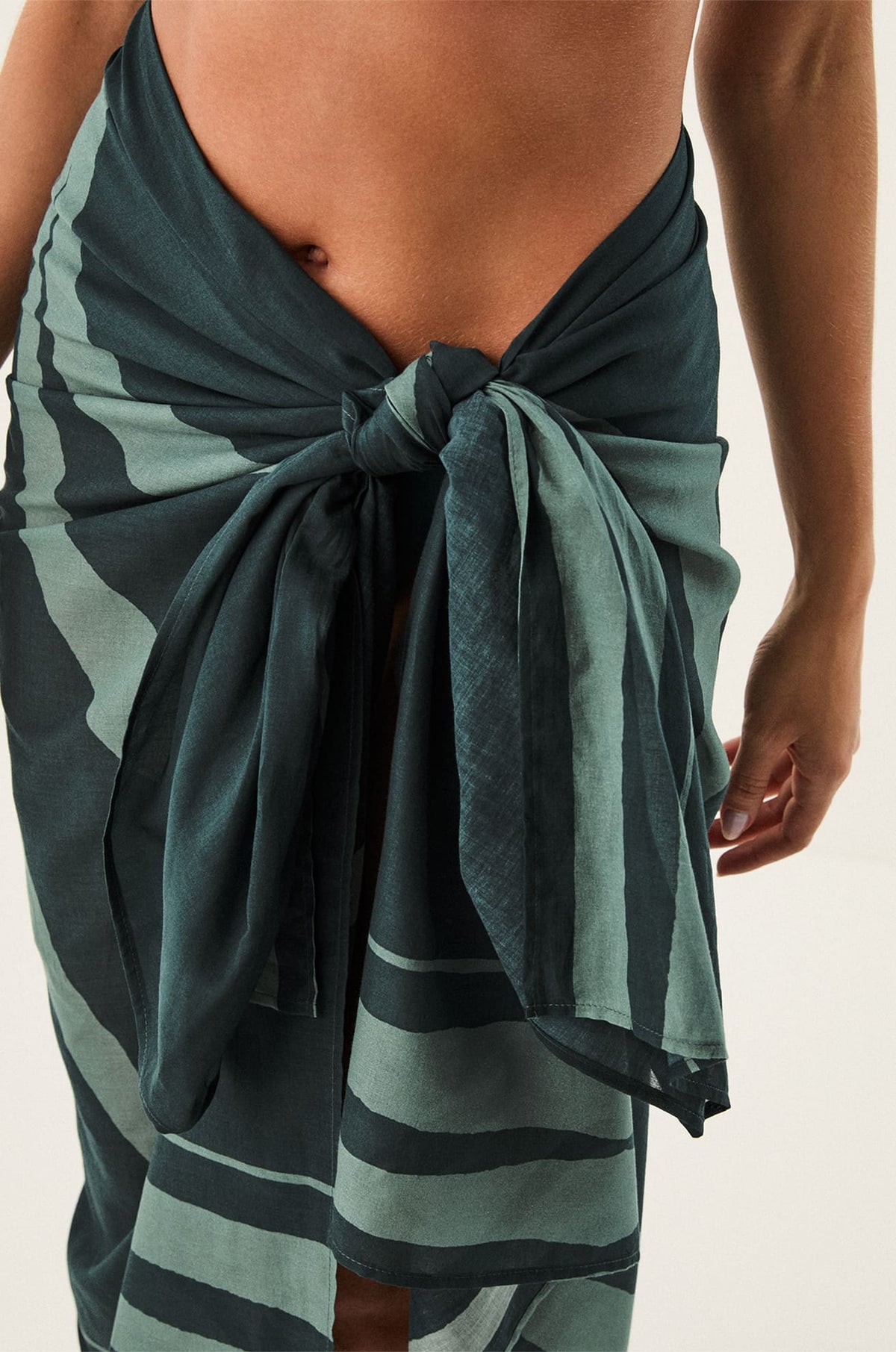 gid://shopify/Product/9592893374685