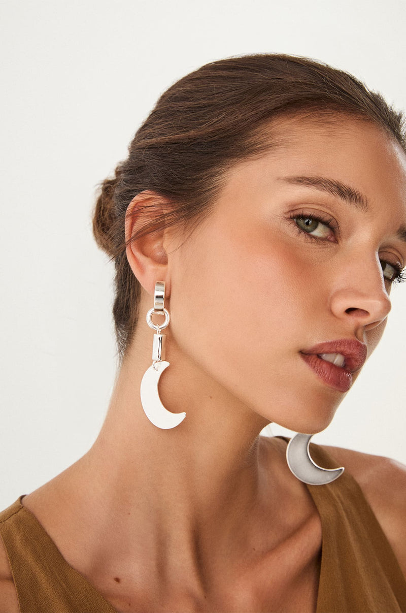 gid://shopify/Product/9592893931741