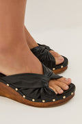 gid://shopify/Product/9592420204765