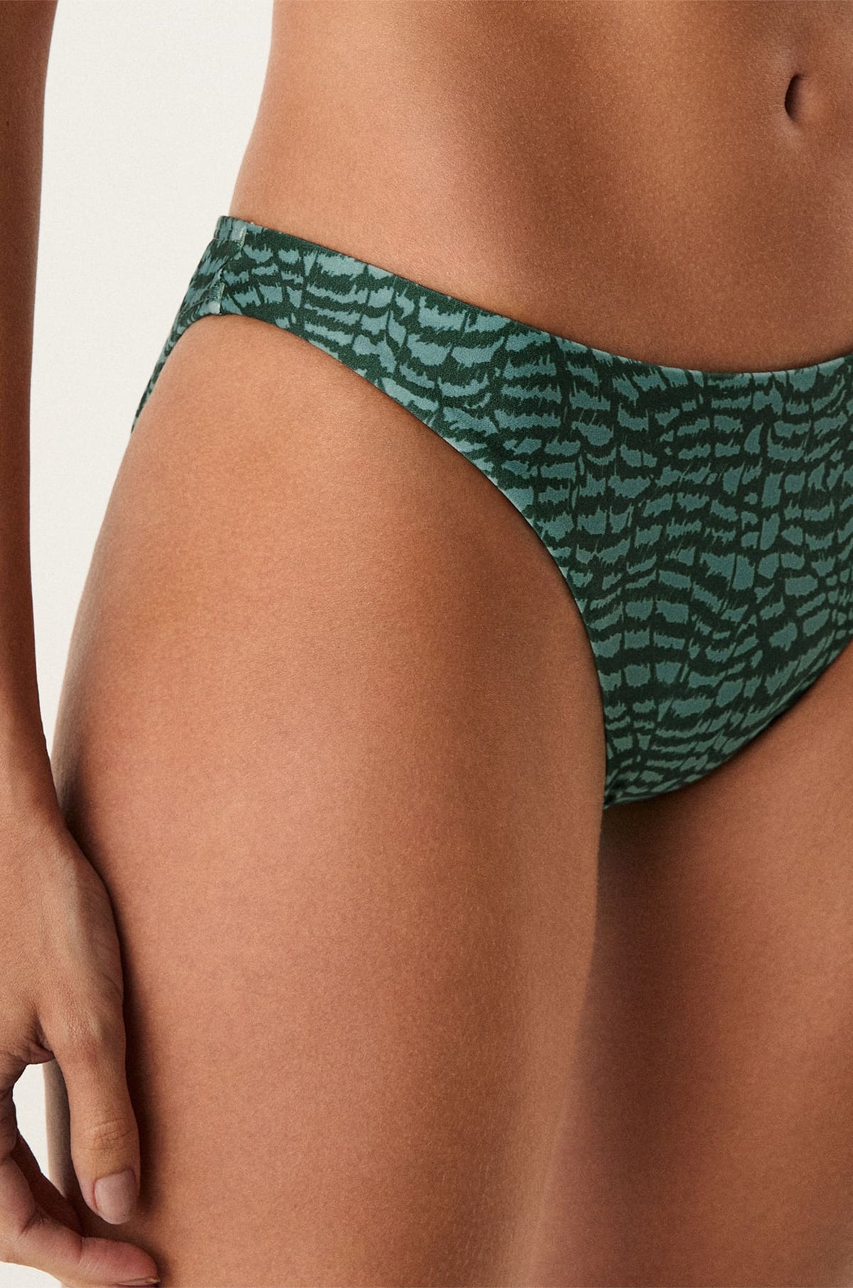 gid://shopify/Product/9592807653597