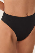 gid://shopify/Product/9592808210653