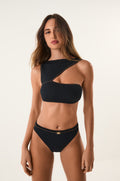 gid://shopify/Product/9592815190237