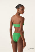 gid://shopify/Product/9592815550685