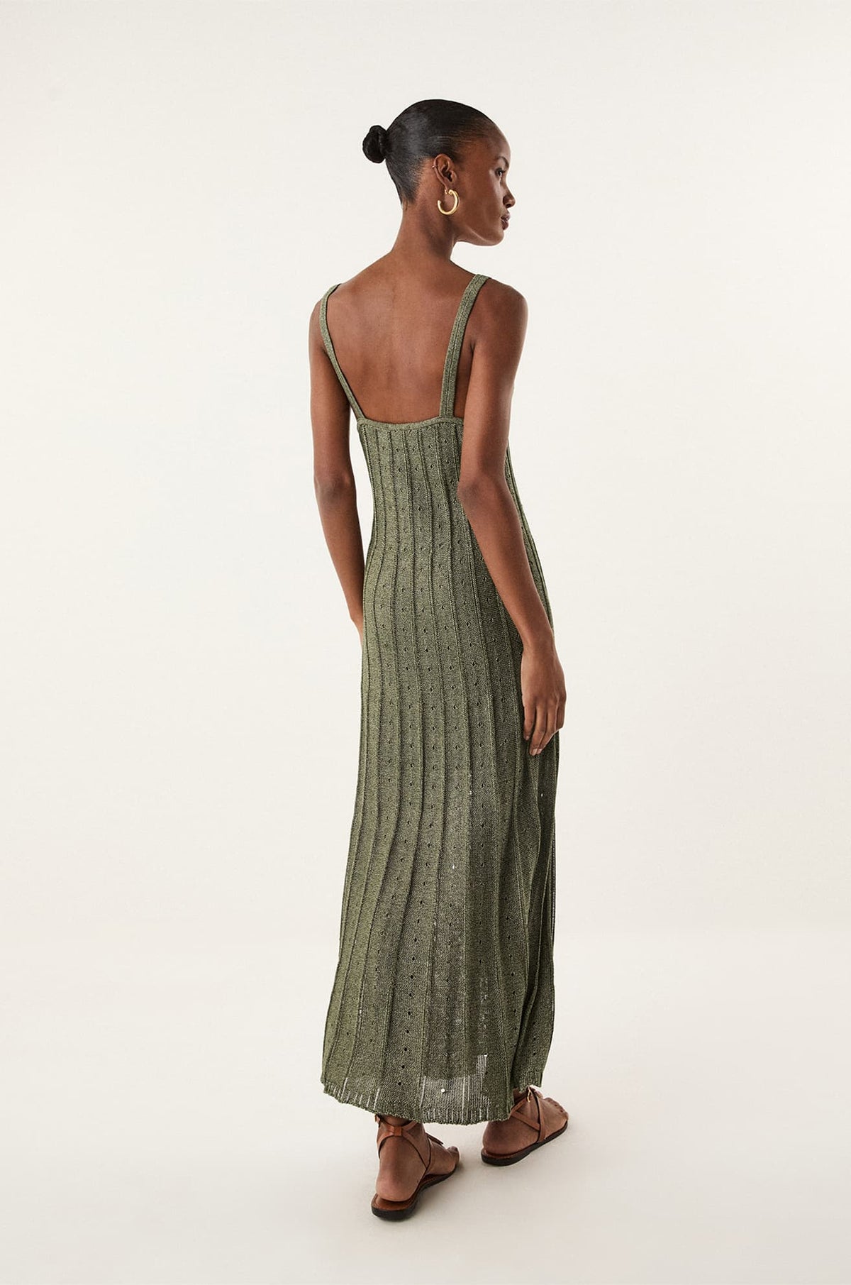 gid://shopify/Product/9592778817757