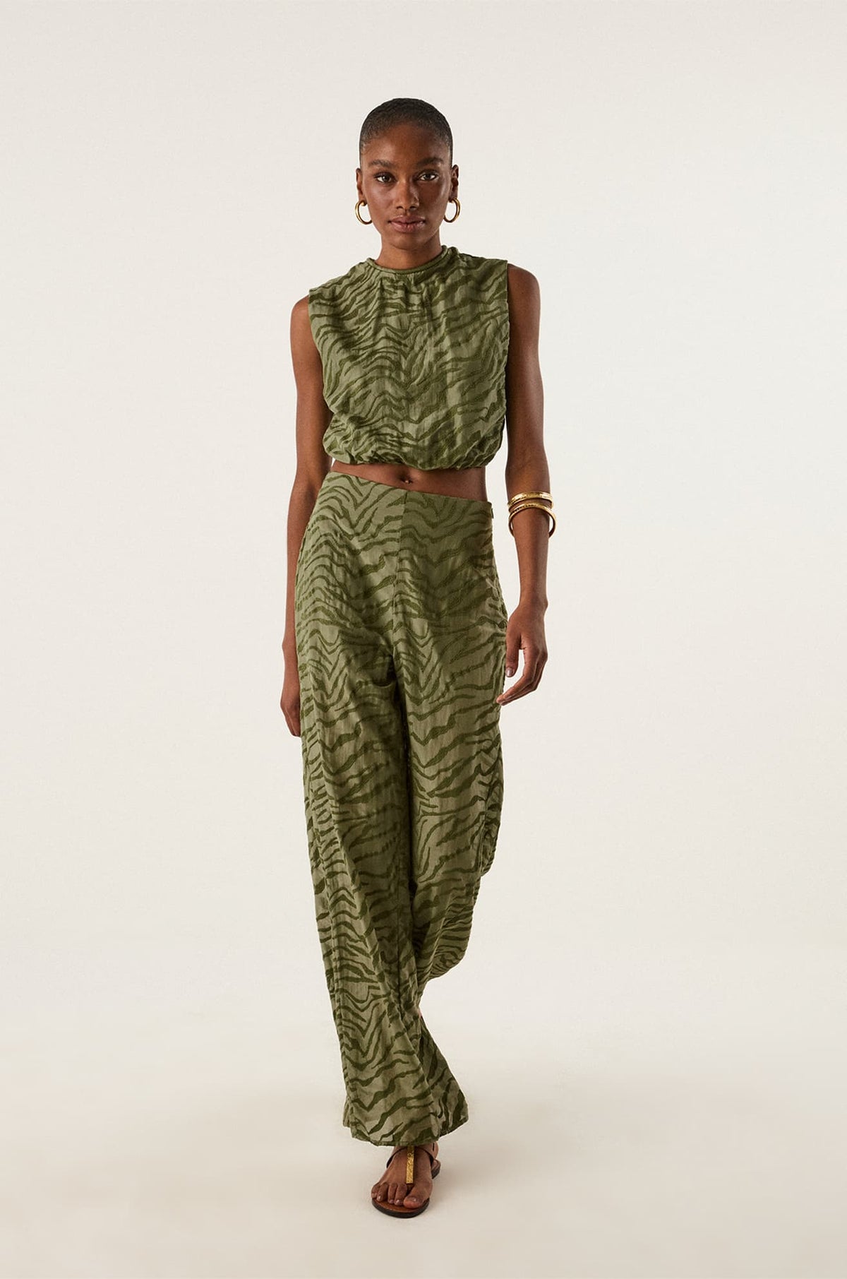 gid://shopify/Product/9592802312413