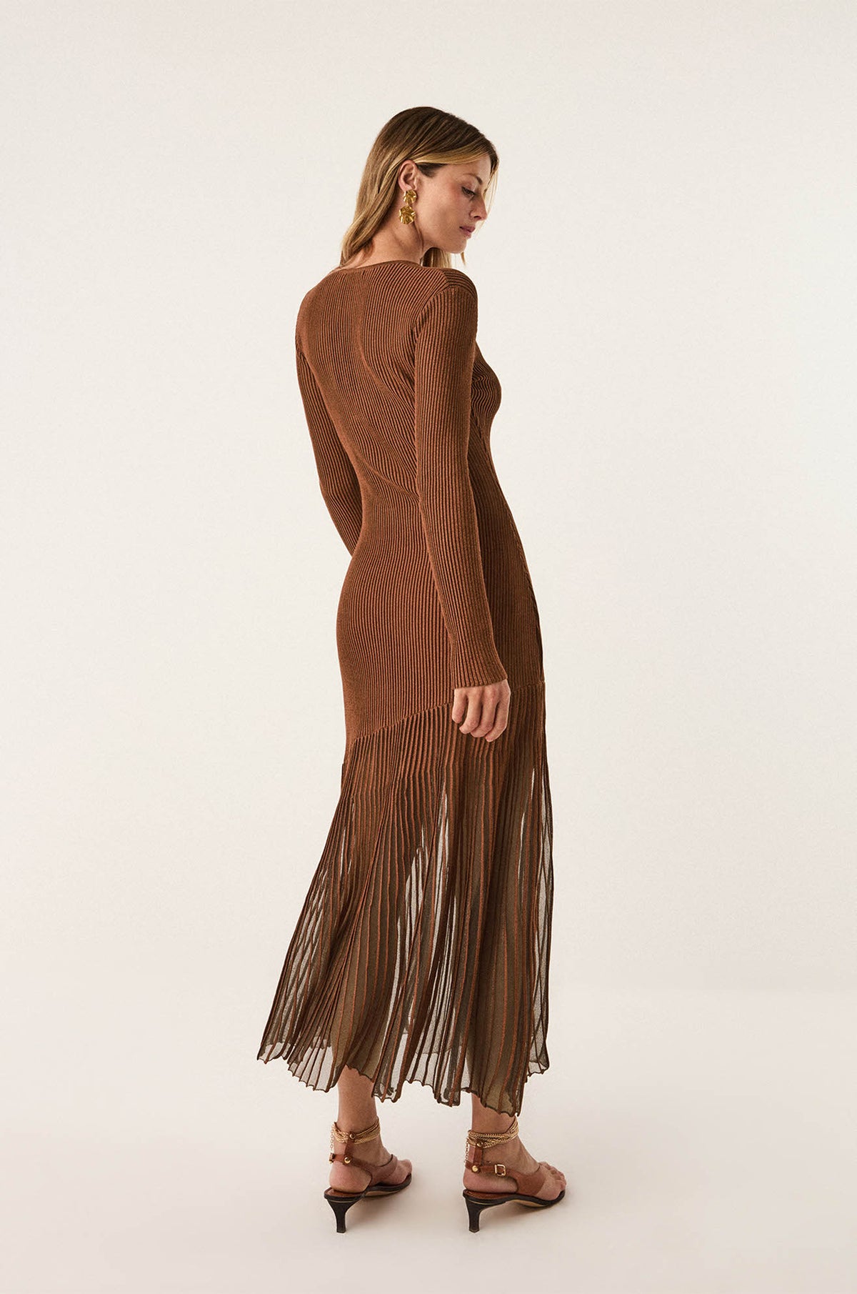 gid://shopify/Product/9617228234973