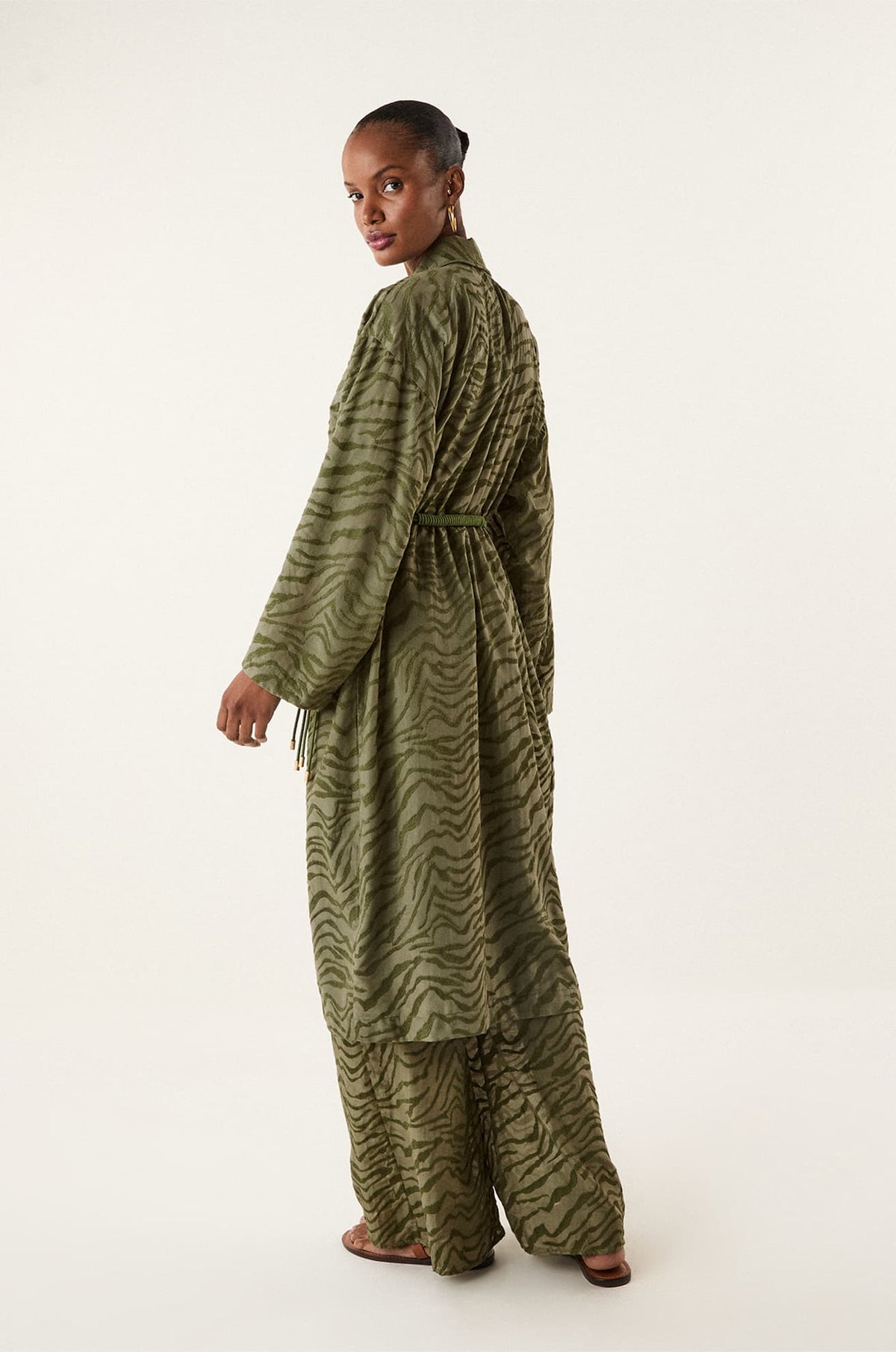gid://shopify/Product/9592804704477
