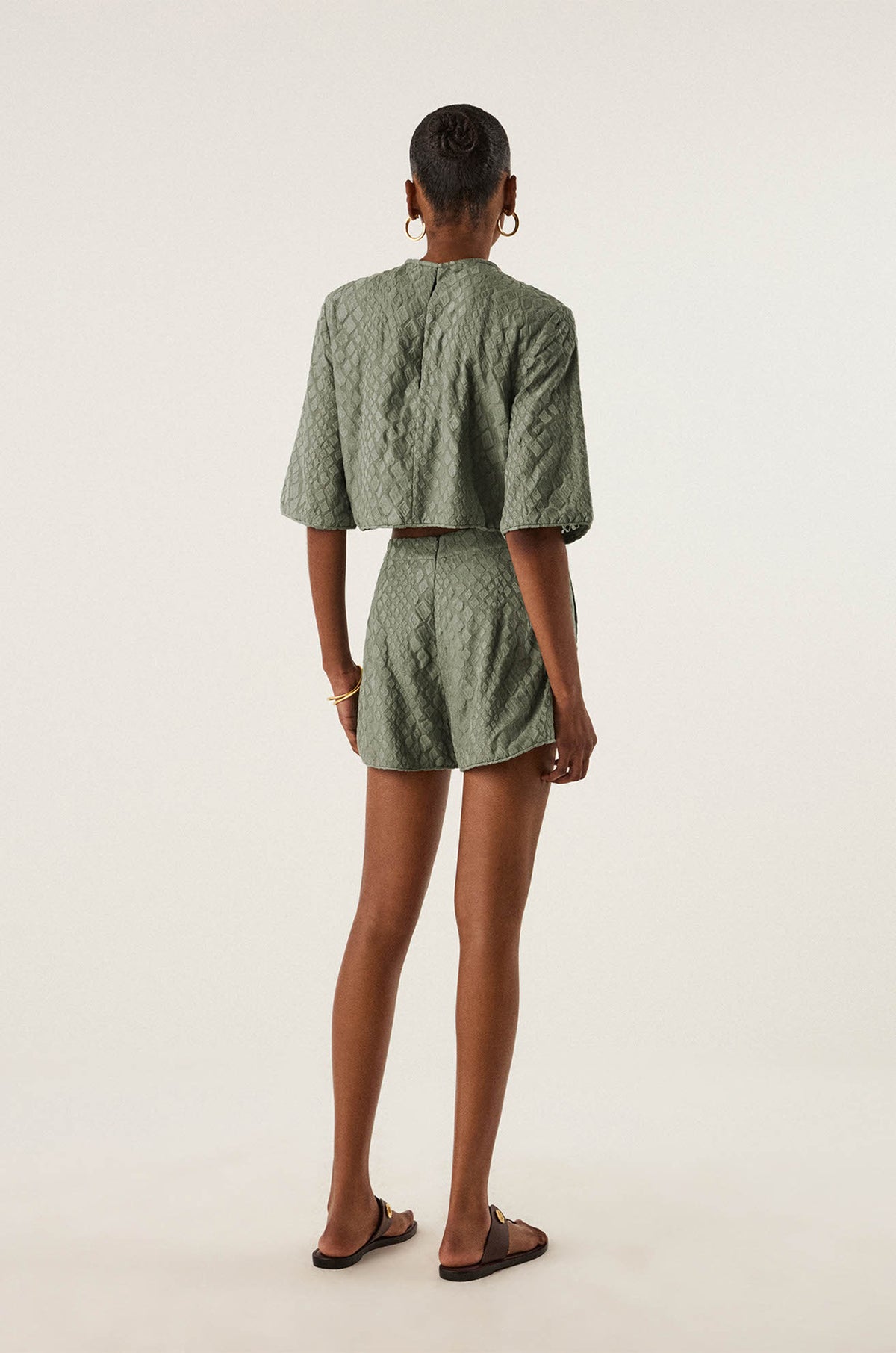 gid://shopify/Product/9592306565341