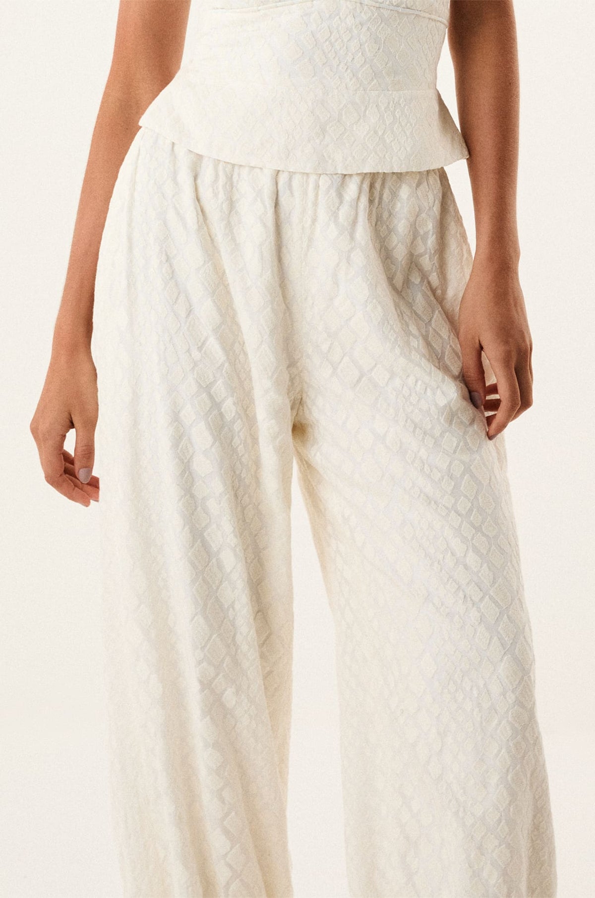 gid://shopify/Product/9592306991325