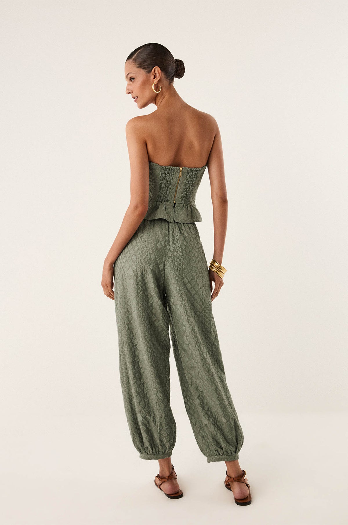 gid://shopify/Product/9592307122397