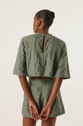 gid://shopify/Product/9592802803933