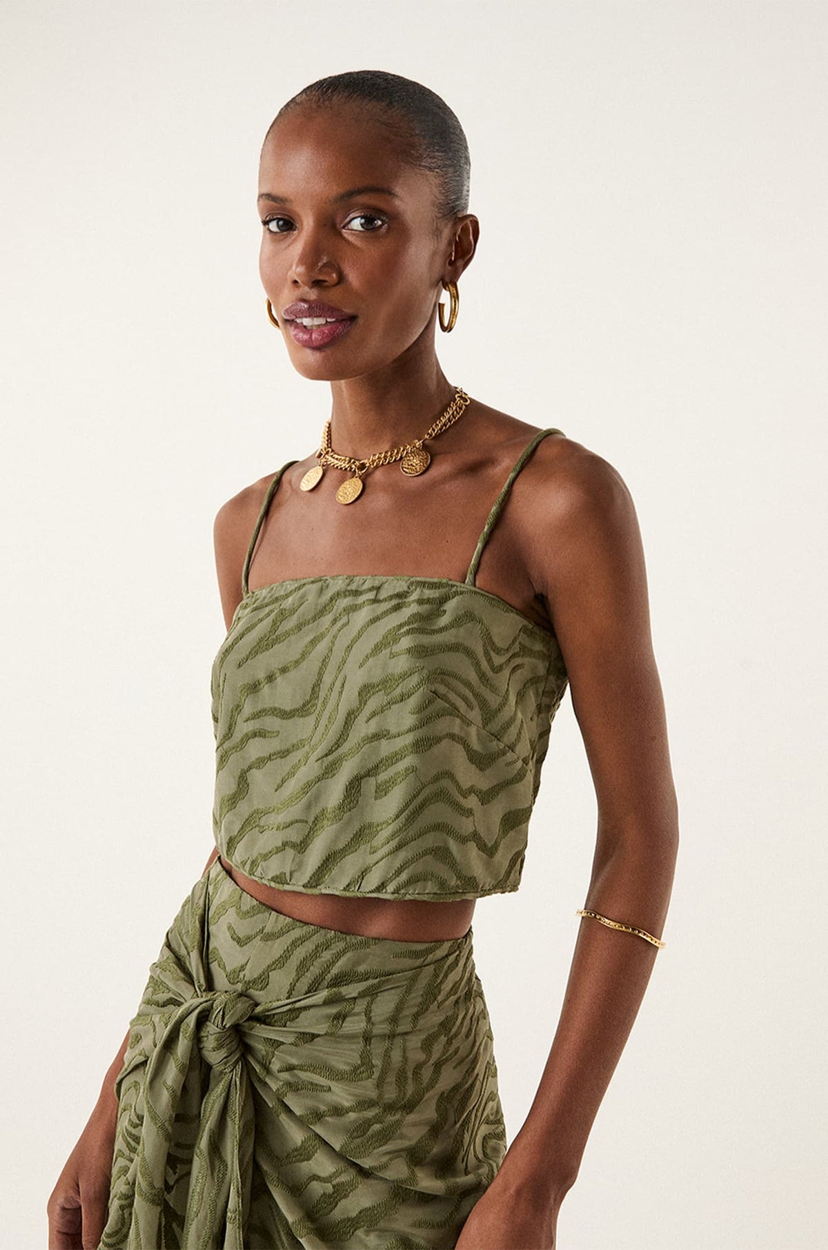 gid://shopify/Product/9592802935005