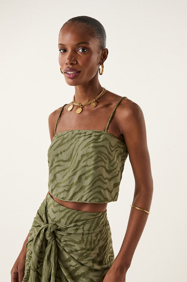 gid://shopify/Product/9592802935005