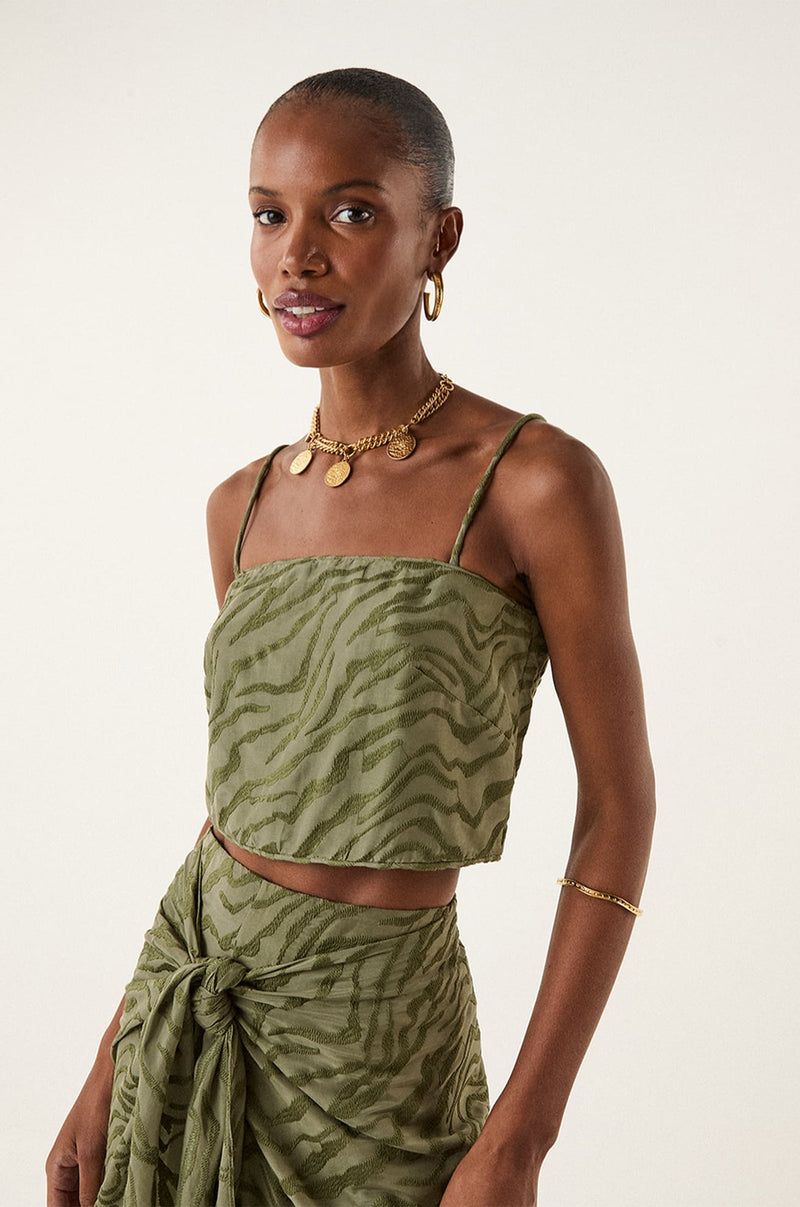 gid://shopify/Product/9592802935005