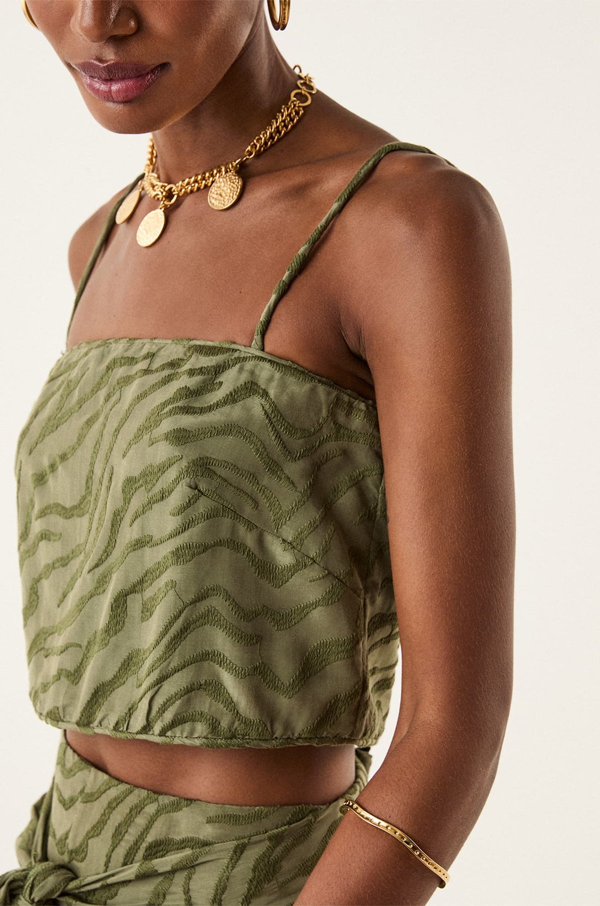 gid://shopify/Product/9592802935005