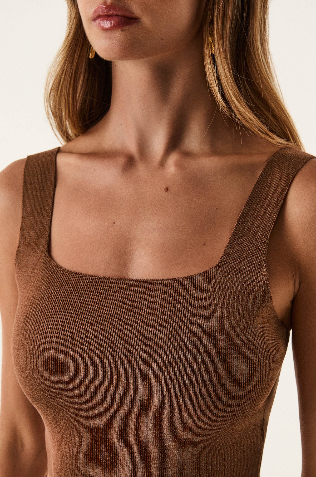 gid://shopify/Product/9592761843933