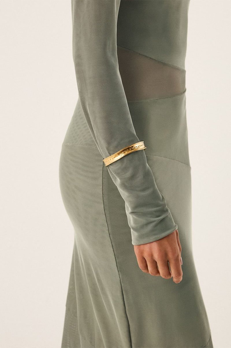 gid://shopify/Product/9600391315677
