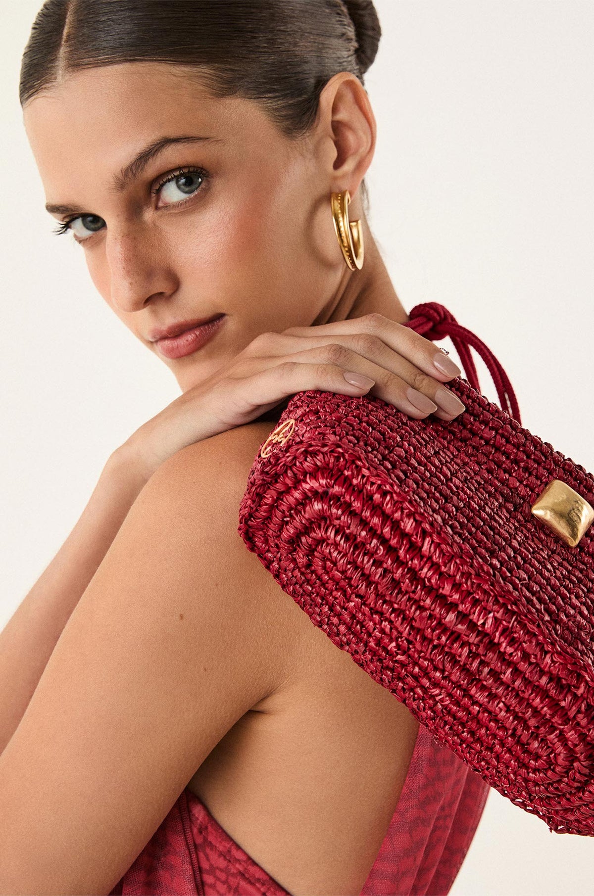 gid://shopify/Product/9617228529885