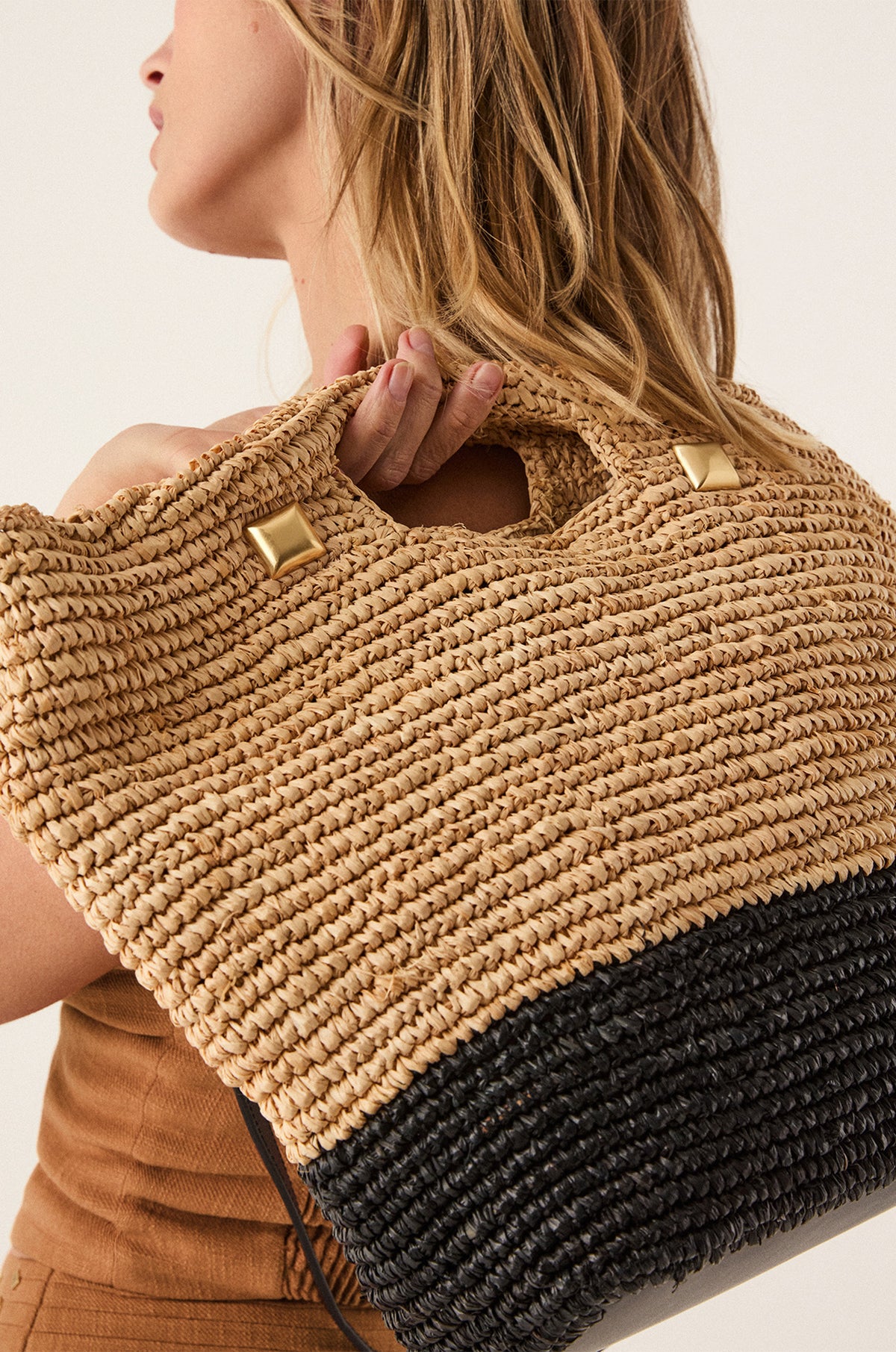 gid://shopify/Product/9608745484509