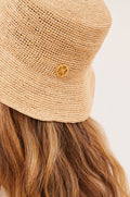 gid://shopify/Product/9595566391517