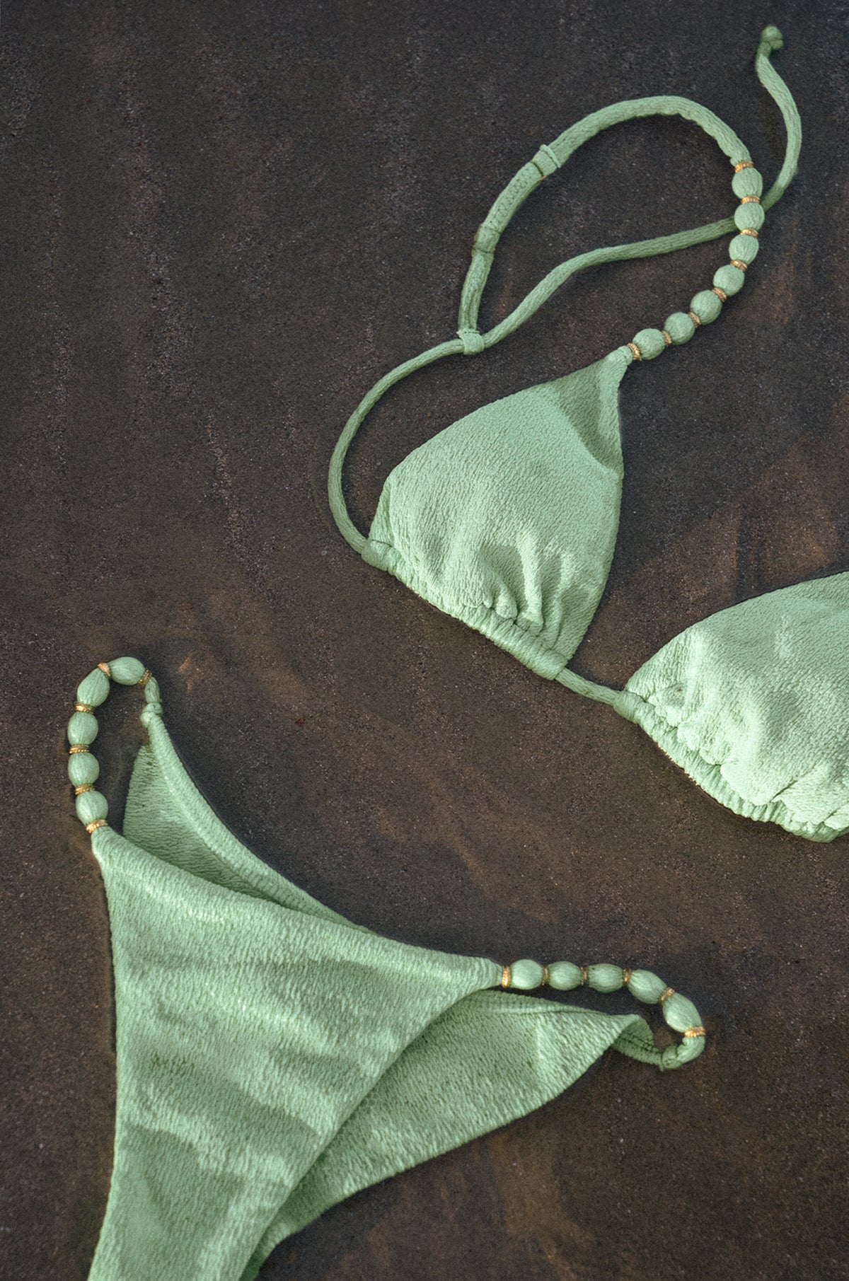 gid://shopify/Product/9595948400861