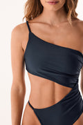 gid://shopify/Product/9676117573853