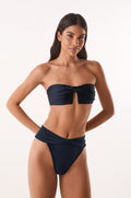 gid://shopify/Product/9676117901533