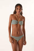 gid://shopify/Product/9676139331805