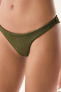gid://shopify/Product/9676143821021