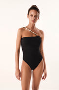 gid://shopify/Product/9676147130589