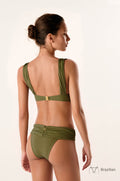 gid://shopify/Product/9676147818717