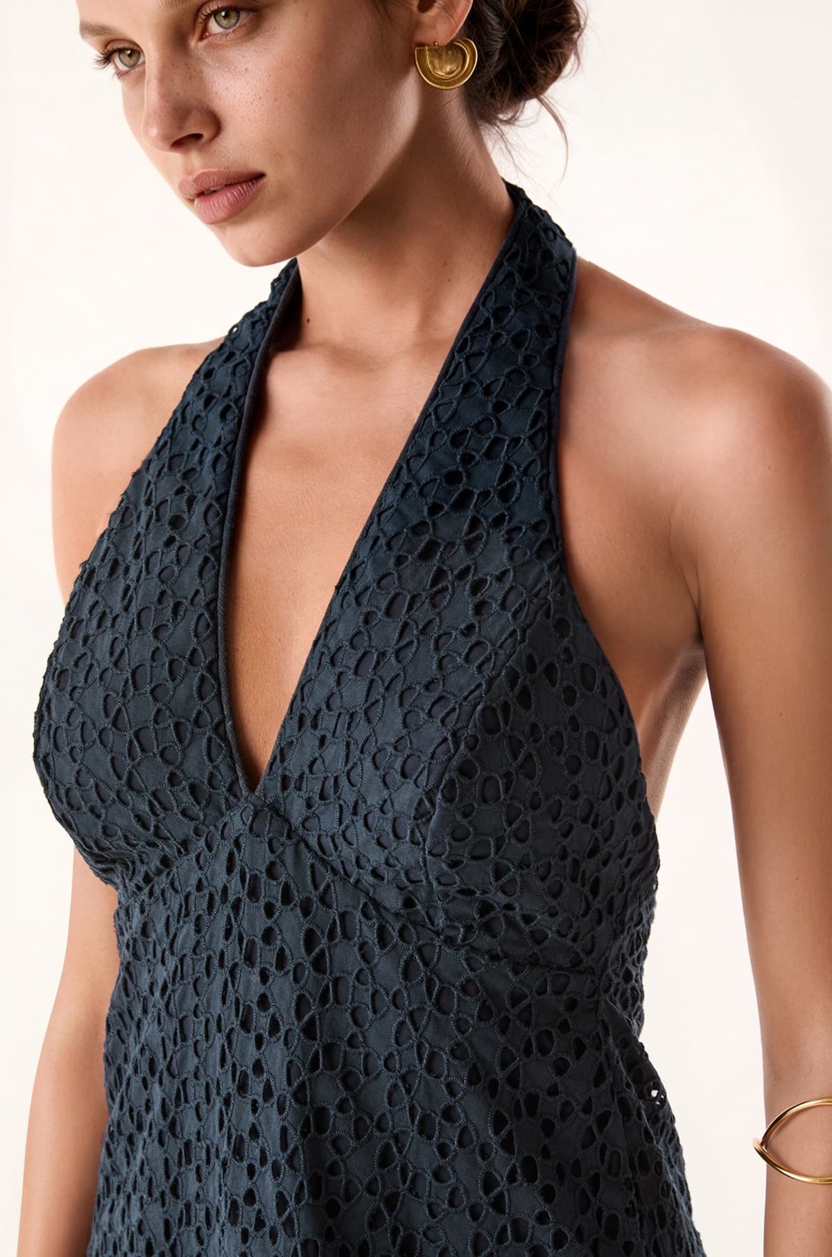 gid://shopify/Product/9676152668381