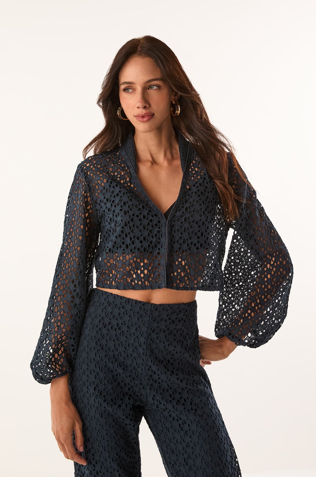 gid://shopify/Product/9676153323741