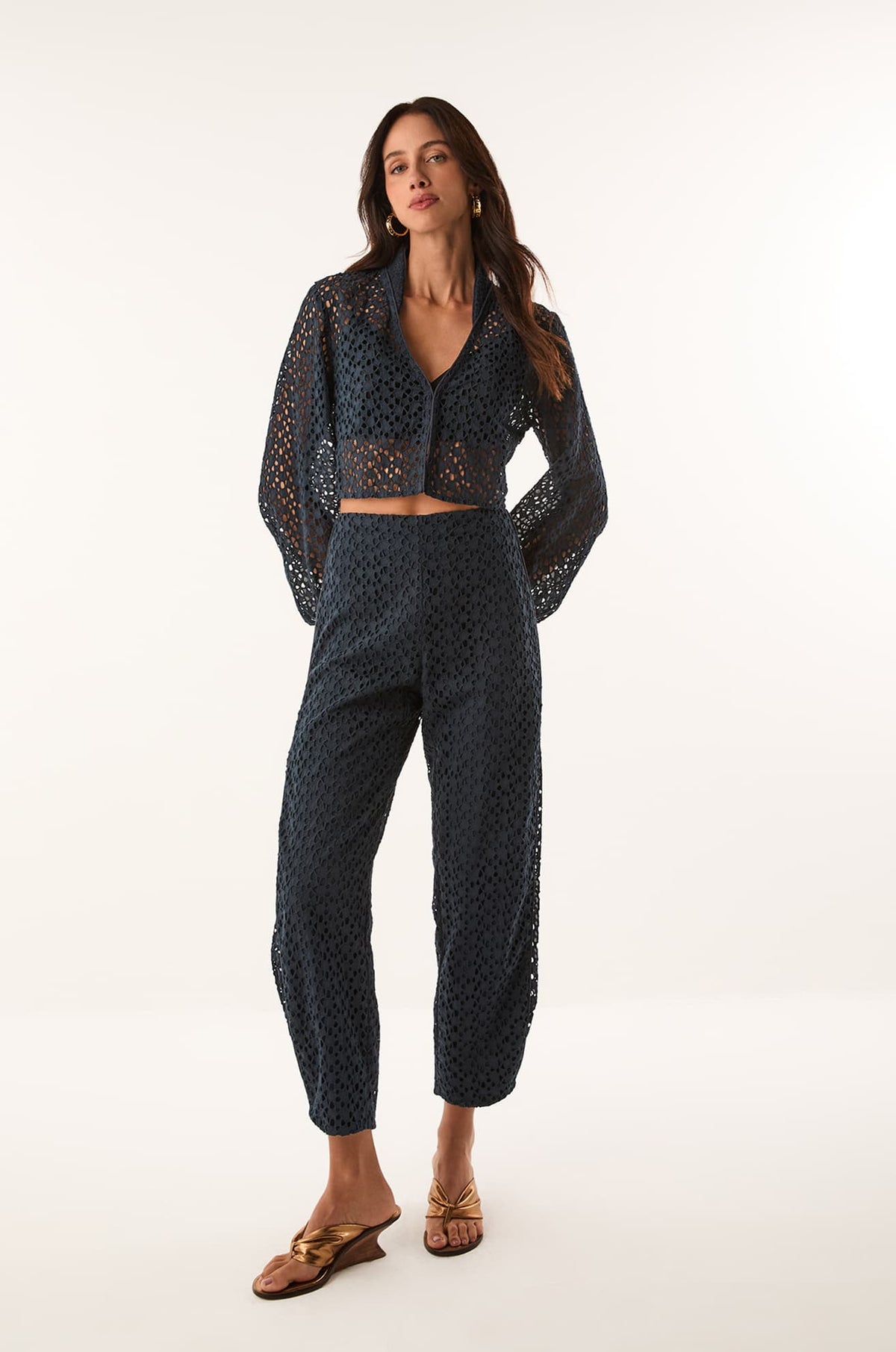 gid://shopify/Product/9676153323741