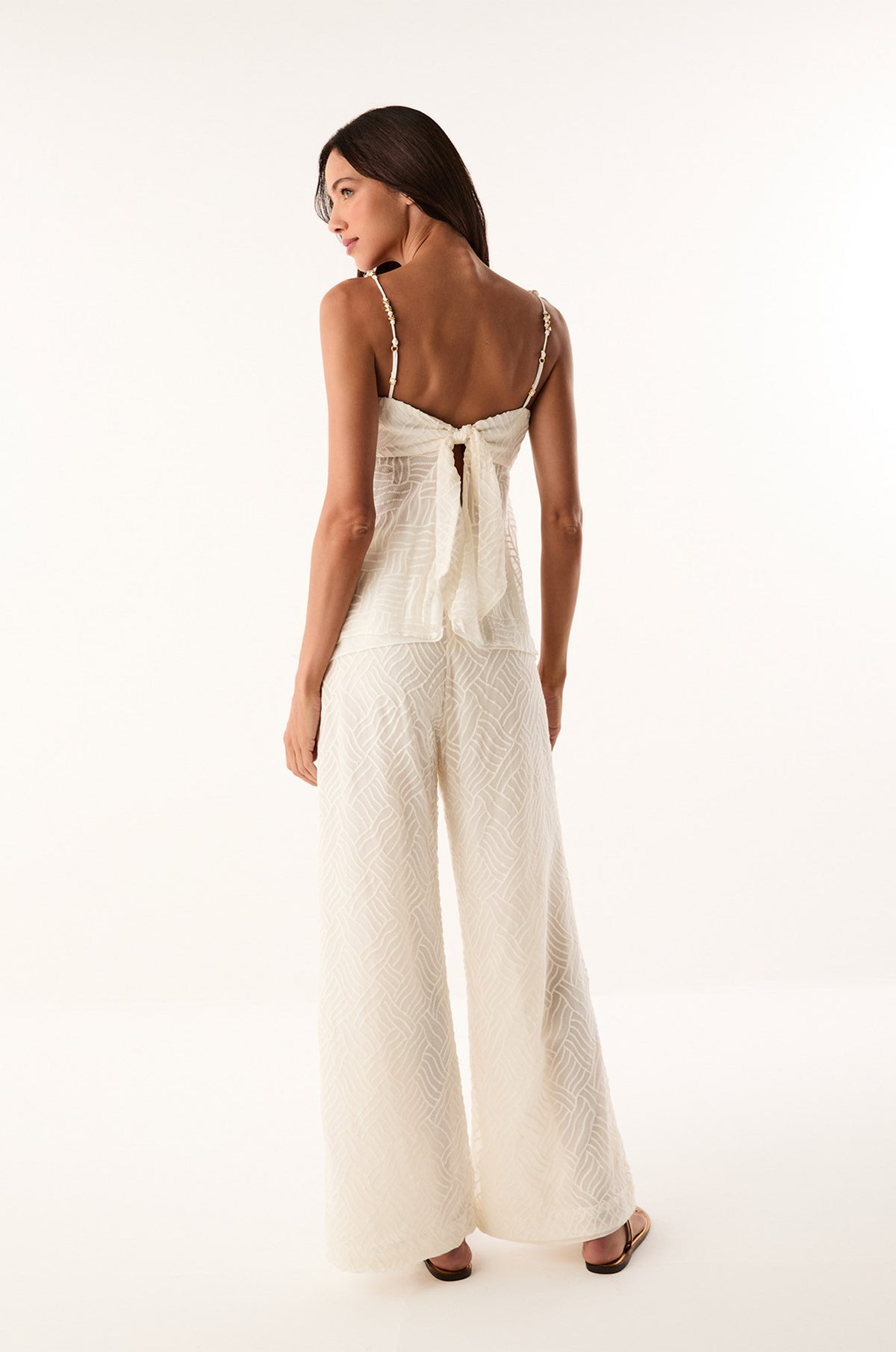 gid://shopify/Product/9676156141789