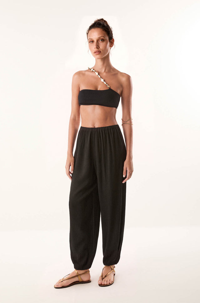 gid://shopify/Product/9676167381213