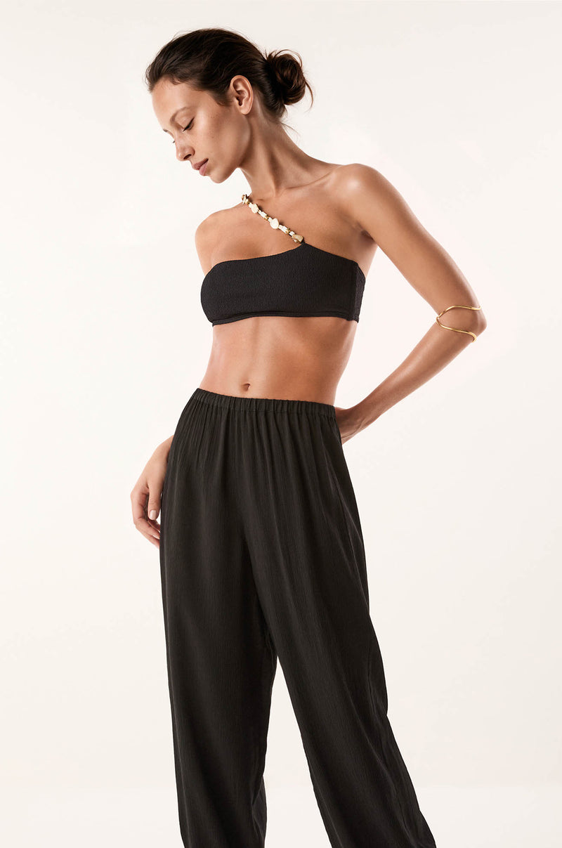 gid://shopify/Product/9676167381213