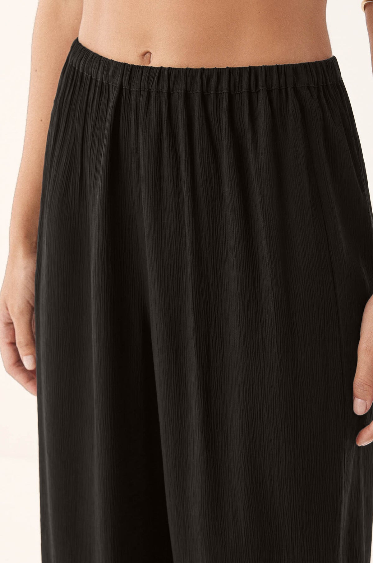 gid://shopify/Product/9676167381213