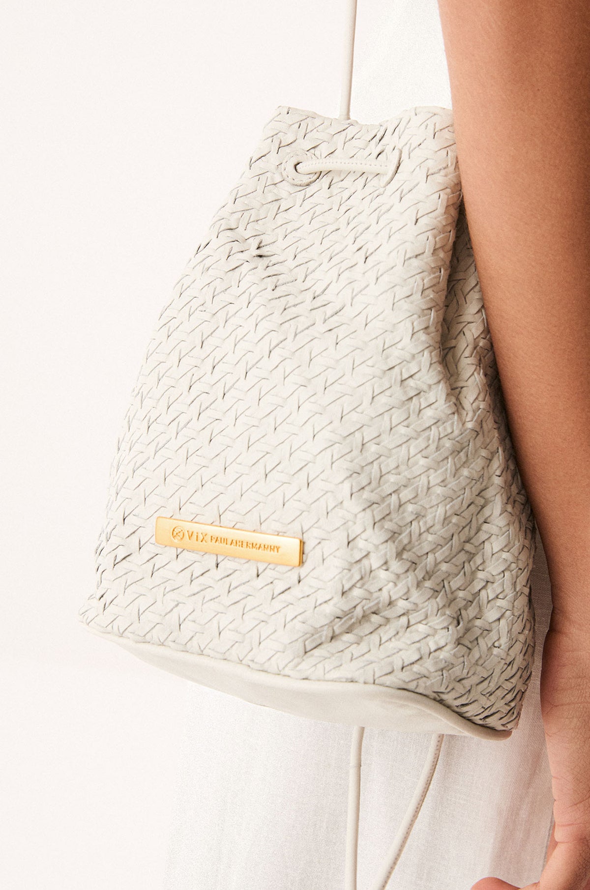 gid://shopify/Product/15406729199837