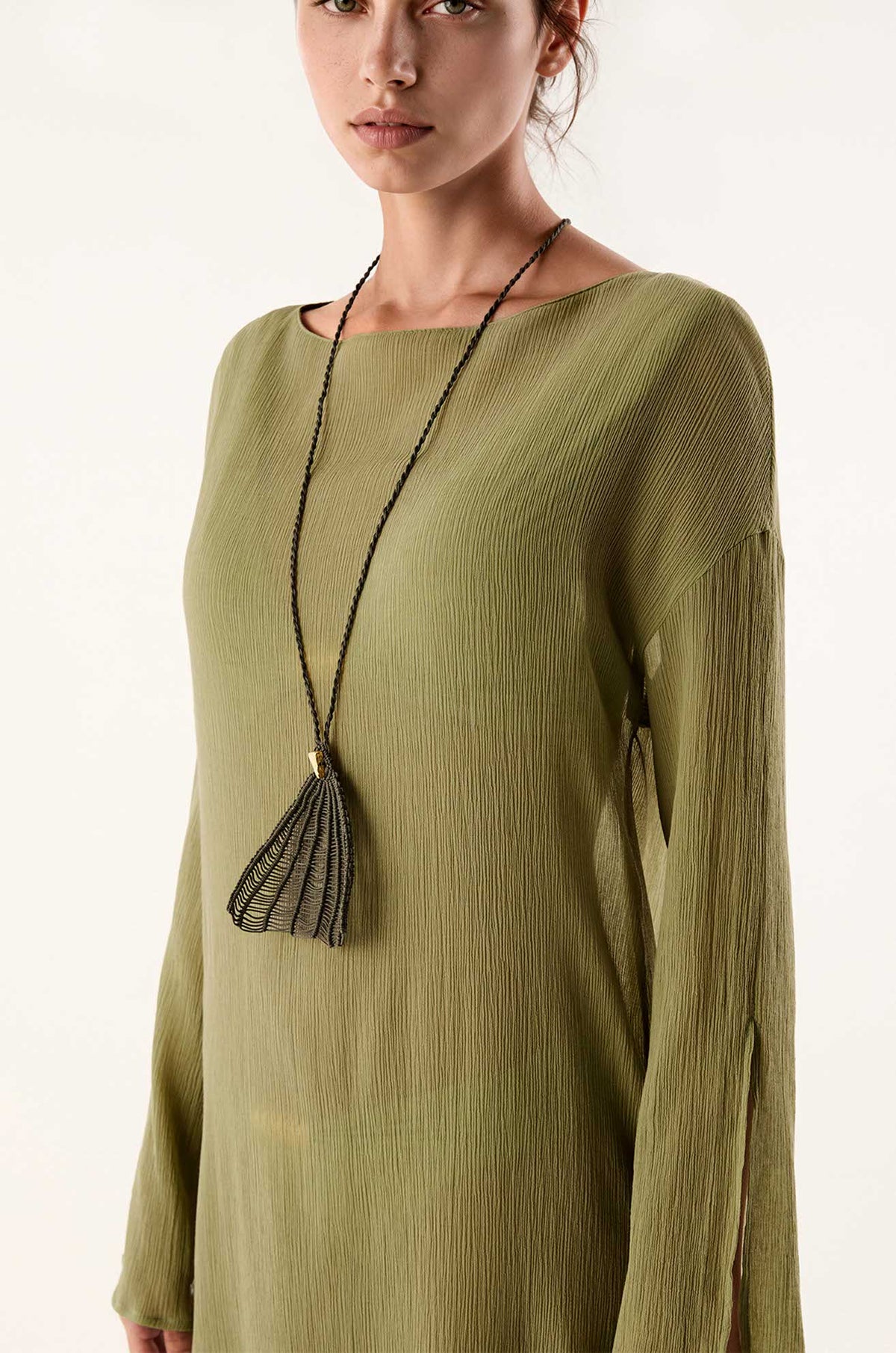gid://shopify/Product/9676188877021