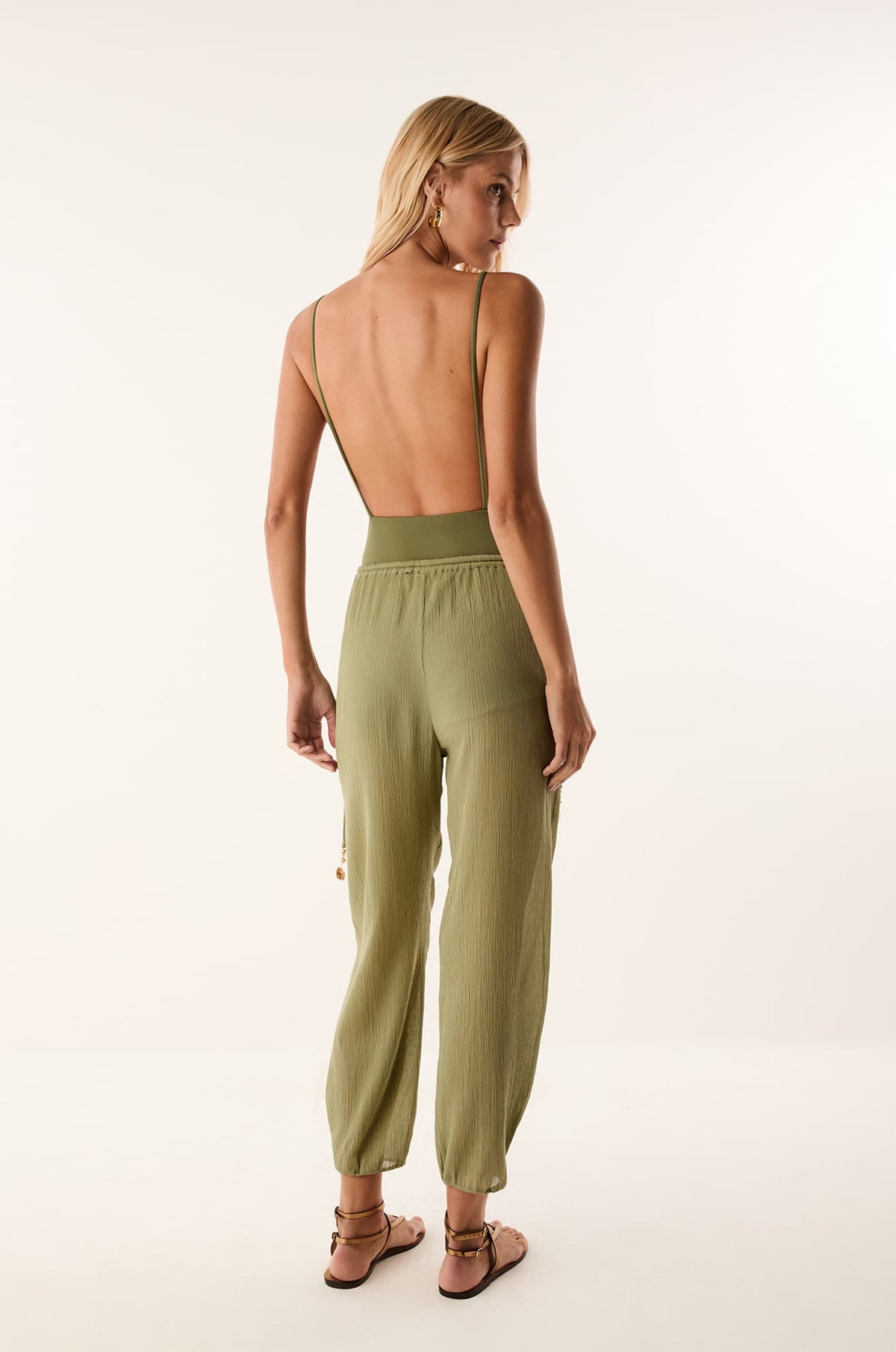 gid://shopify/Product/9676189040861