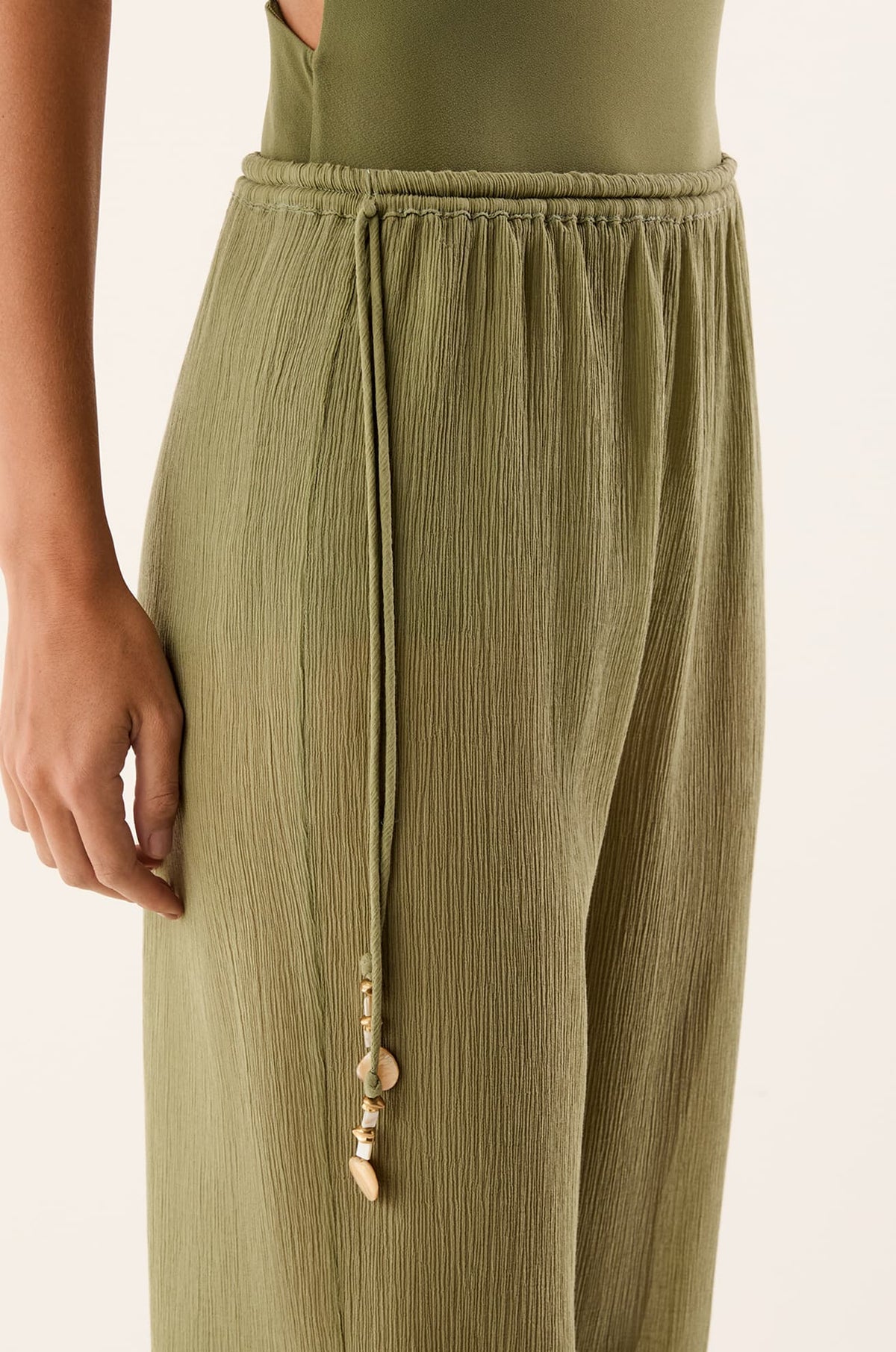 gid://shopify/Product/9676189040861